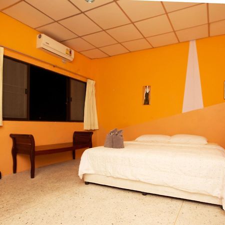 Holiday Phangan - Hostel & Bar Thong Sala Luaran gambar