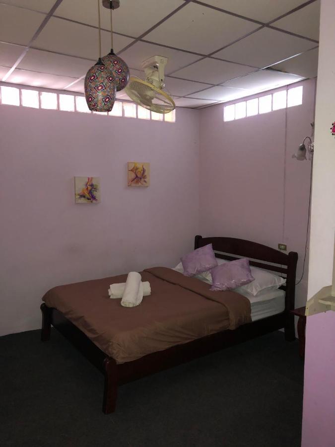 Holiday Phangan - Hostel & Bar Thong Sala Luaran gambar