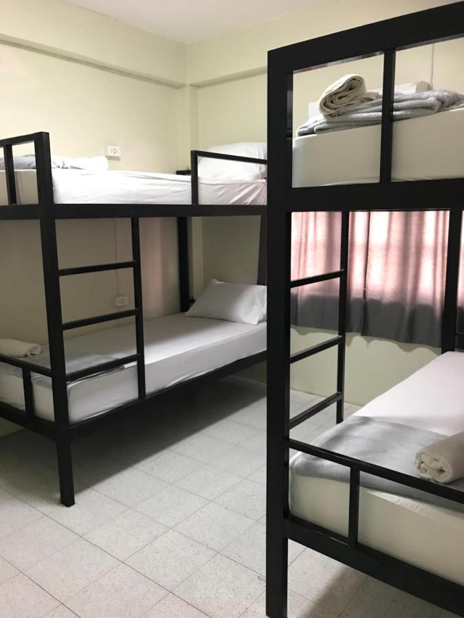 Holiday Phangan - Hostel & Bar Thong Sala Luaran gambar