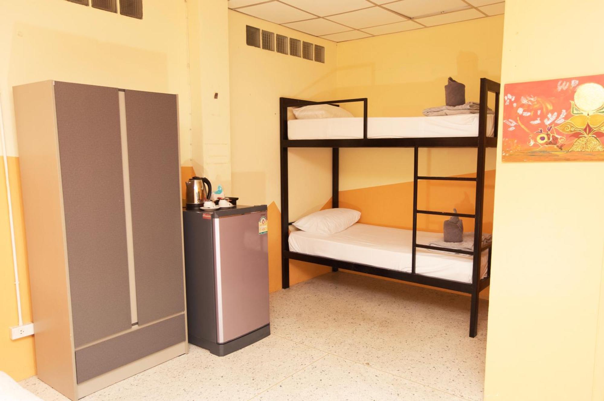 Holiday Phangan - Hostel & Bar Thong Sala Luaran gambar
