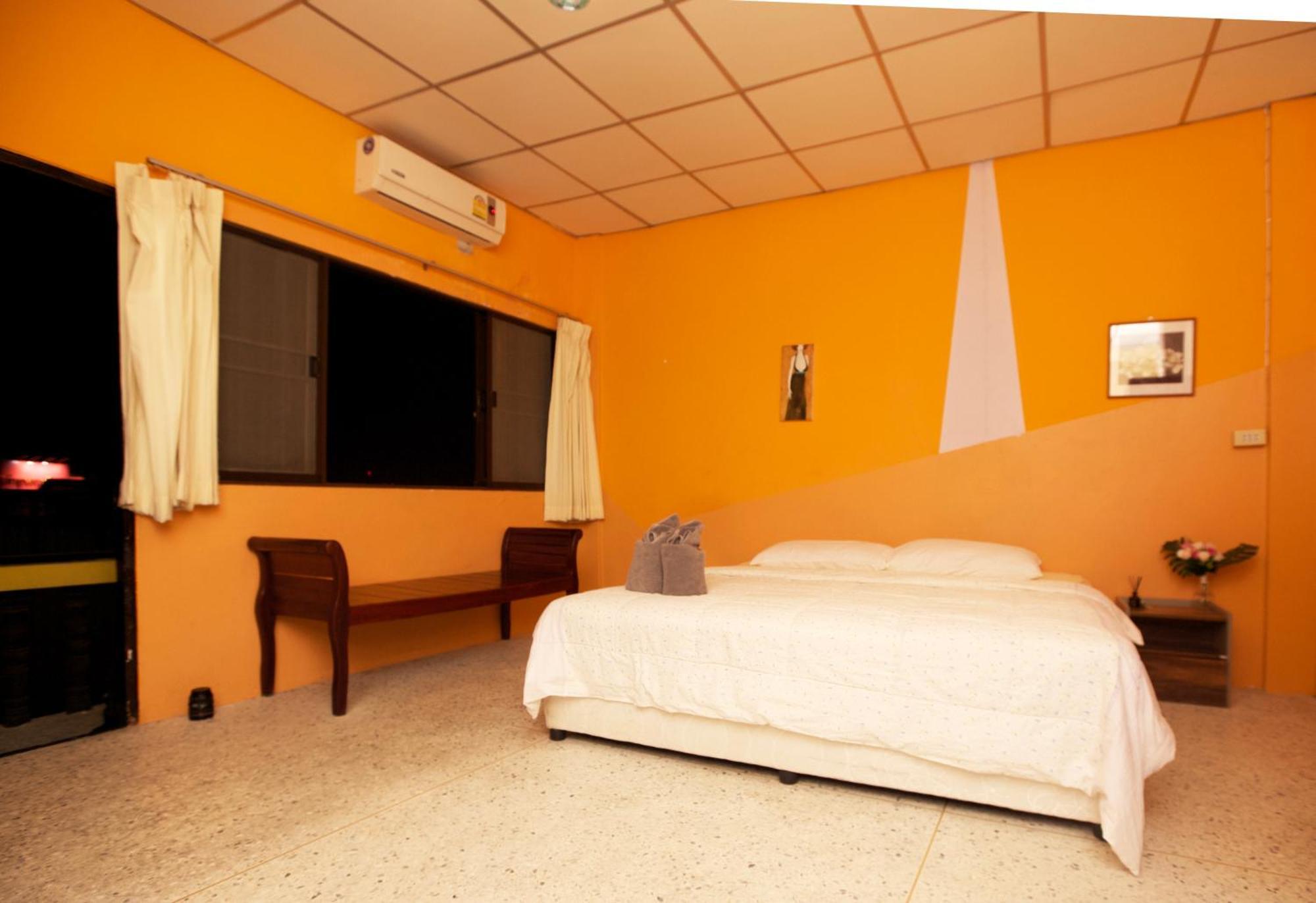 Holiday Phangan - Hostel & Bar Thong Sala Luaran gambar